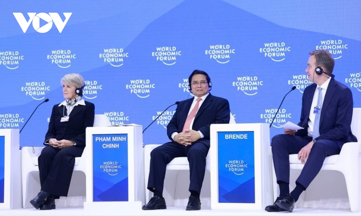 PM Chinh advocates bold ASEAN approach to smart era at WEF